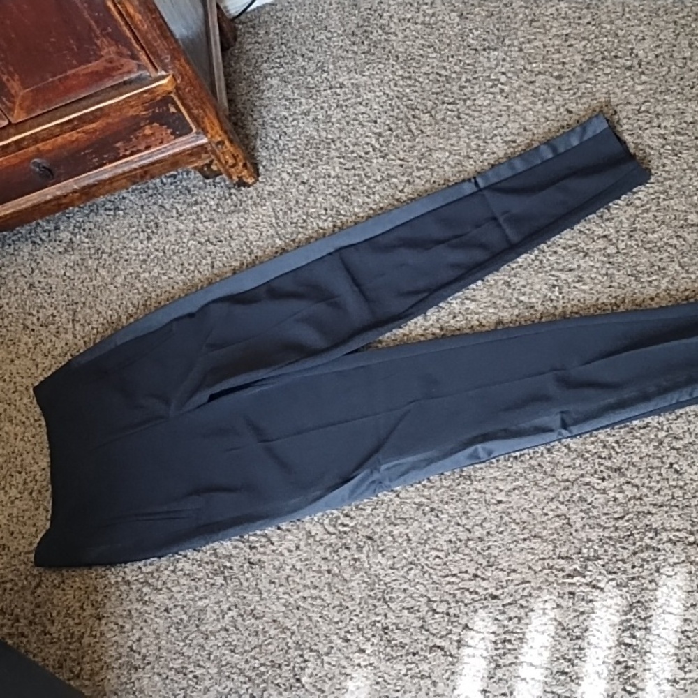Athleta Tuxedo pull on black pants size 4T